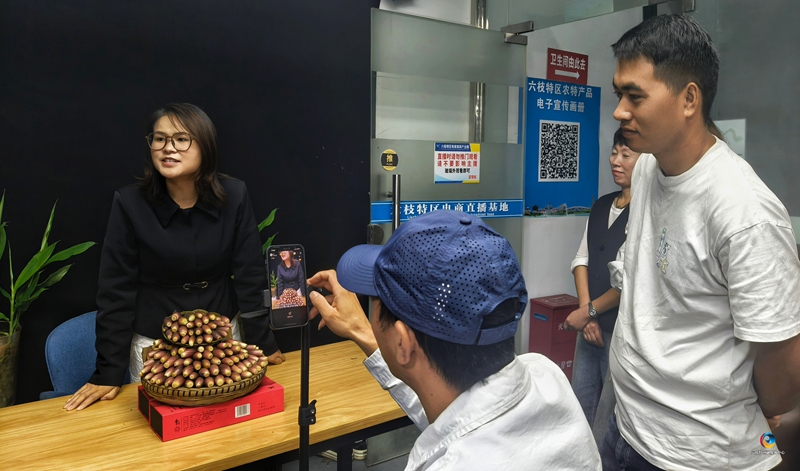 六枝特区电商中心：全链条帮扶让“新农人”轻装快跑